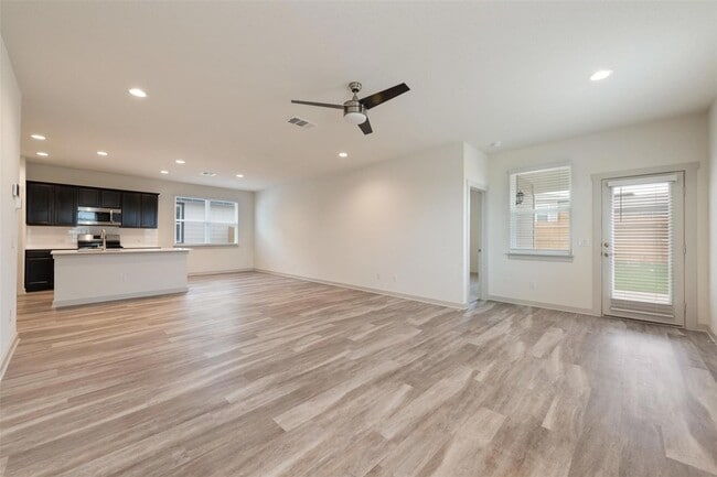 Photo - 220 Deserti Rd