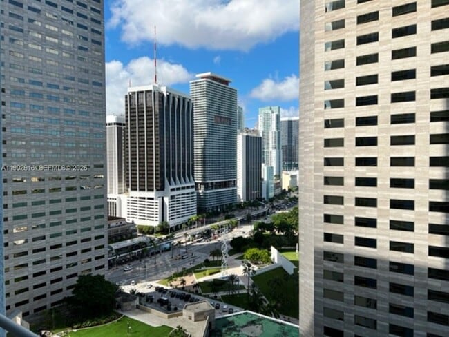 Photo - 335 S Biscayne Blvd Unidad 2406