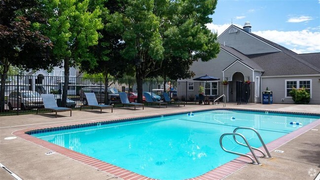 Lancaster Commons | Outdoor Pool - Lancaster Commons Rental