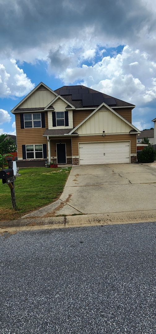 Building Photo - LOVELY TWO STORY W/ 5 BEDS, 3 FULL BATHS. ... Rental