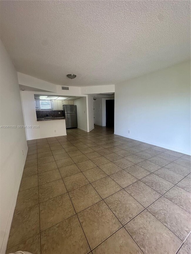 Building Photo - 8290 Lake Dr Unit 517