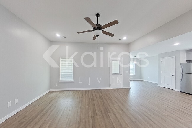 Photo - 126 Hughes Dr