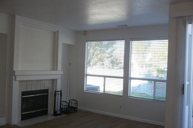 Photo - Solar electric home in the Laguna area of Elk Grove