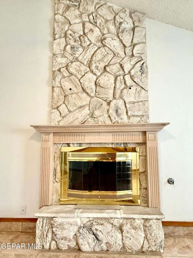 Photo - 1738 Onizuka Dr