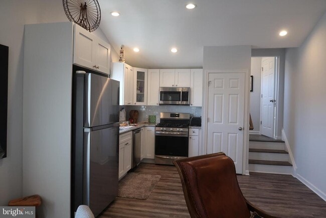 Building Photo - 6300 Winchester Ave Unit 2ND FLOOR