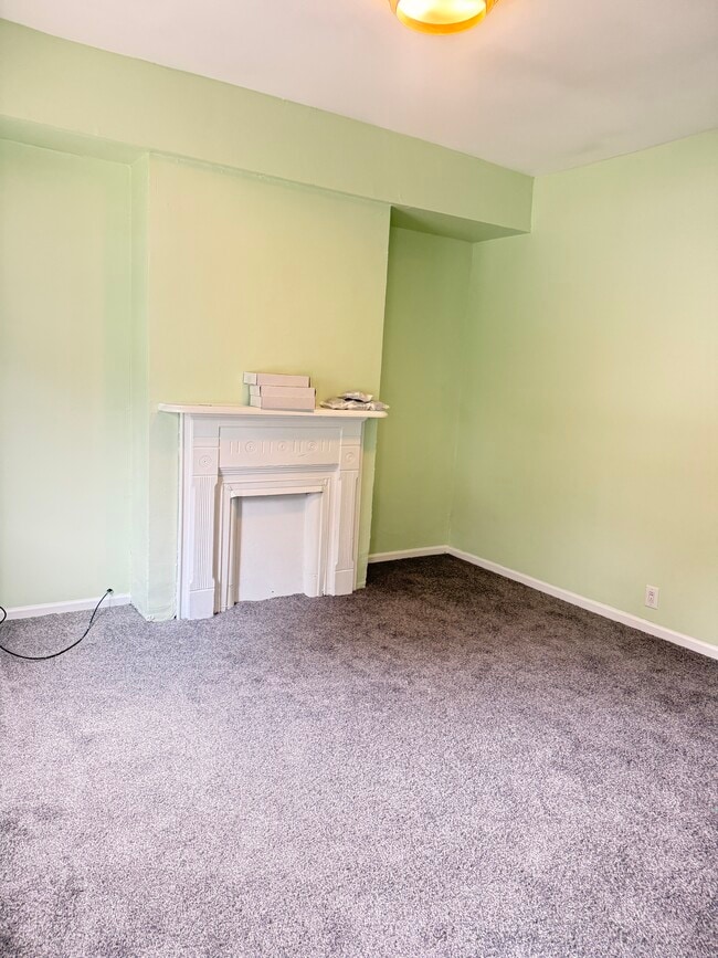 Photo - 5220 Holmes St