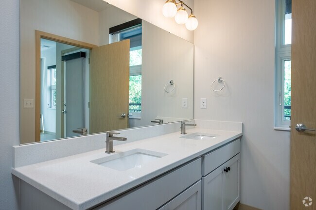 2BR, 2BA - 1157SF