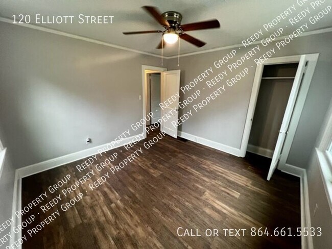Photo - 120 Elliott St