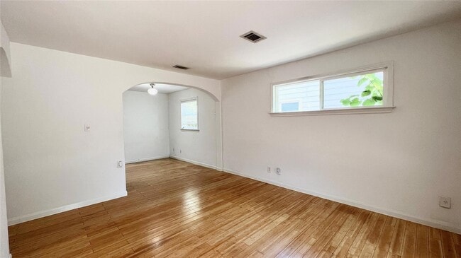 Photo - 5500 Duval St