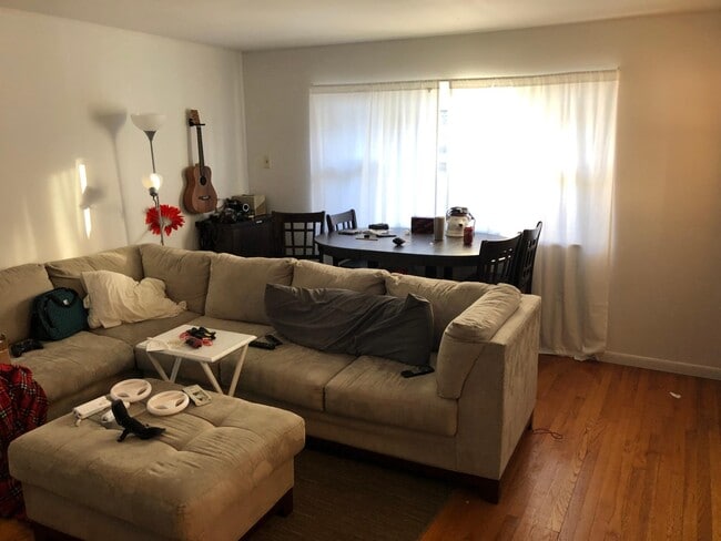 Photo - 731 S Woodlawn Ave Unit 731 Woodlawn Apt A