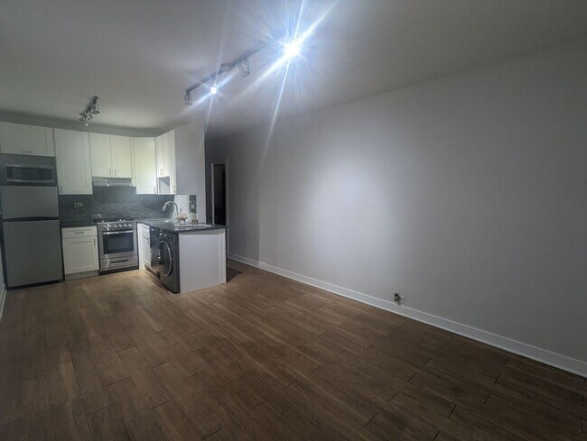 Photo - 511 W Belmont Ave Unit 46