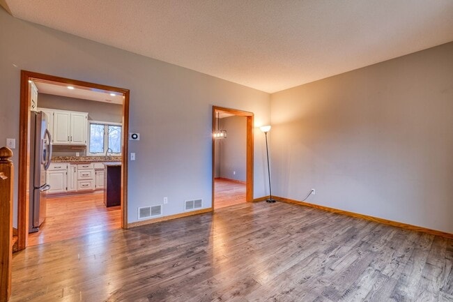 Photo - 7123 Yorktown Ln N