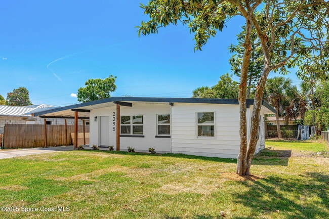 Photo - 2295 Allan Adale Rd House