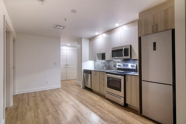 Building Photo - 30 Saint-Joseph Est Unit 603