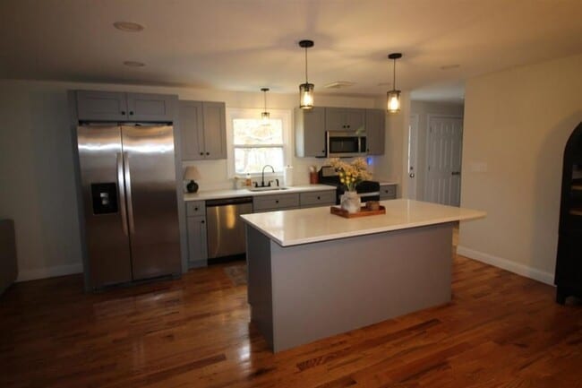 4 Ferland Dr