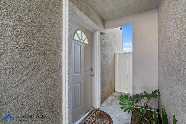 Photo - 20300 Vanowen St