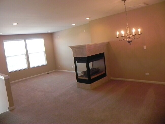 1137 Reserve Dr