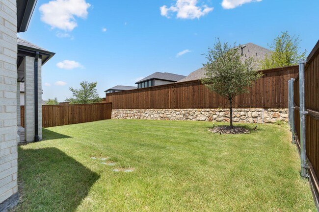 Photo - 7424 Lilypad Ln