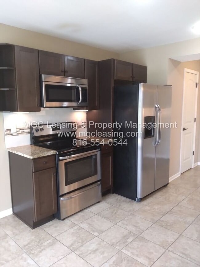 Photo - Baltimore Townhomes: 3 Bedroom Townhome with 2-Car Garage - North of the River in KCMO