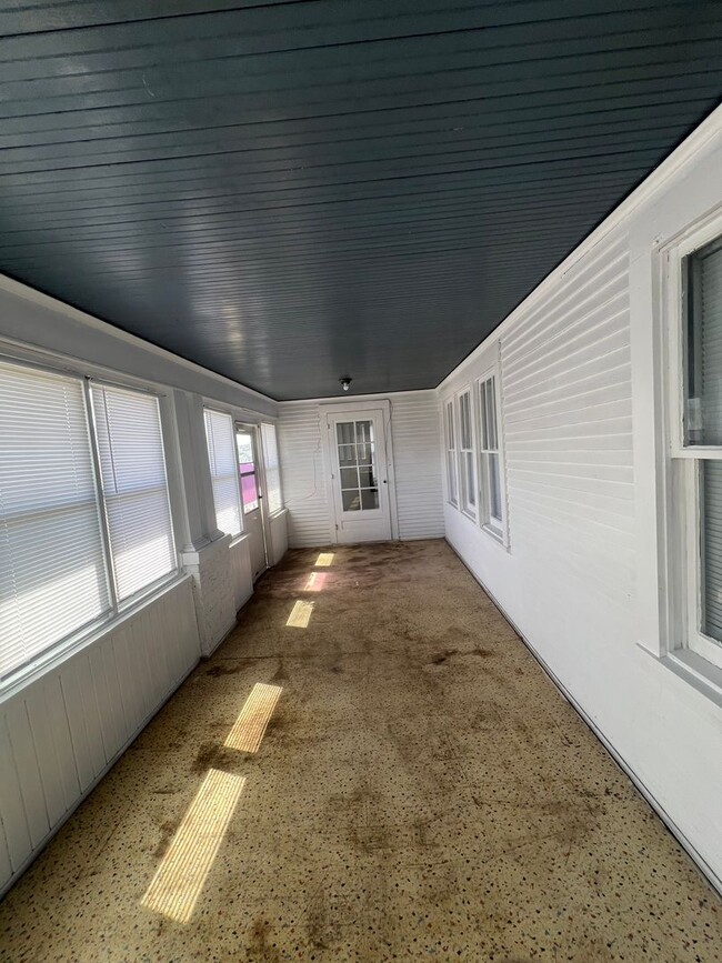 Photo - 2436 Laurel Ave N