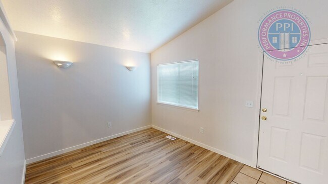 Photo - Two Level Cascadia Village Home- Great Flo...
