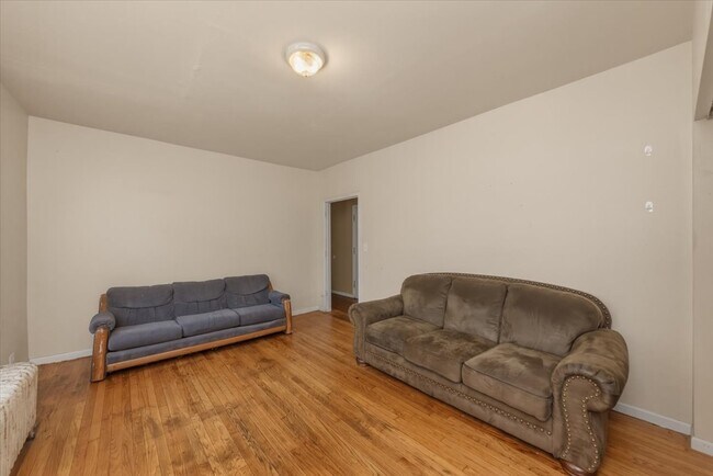 Photo - 2200 N Knox Ave