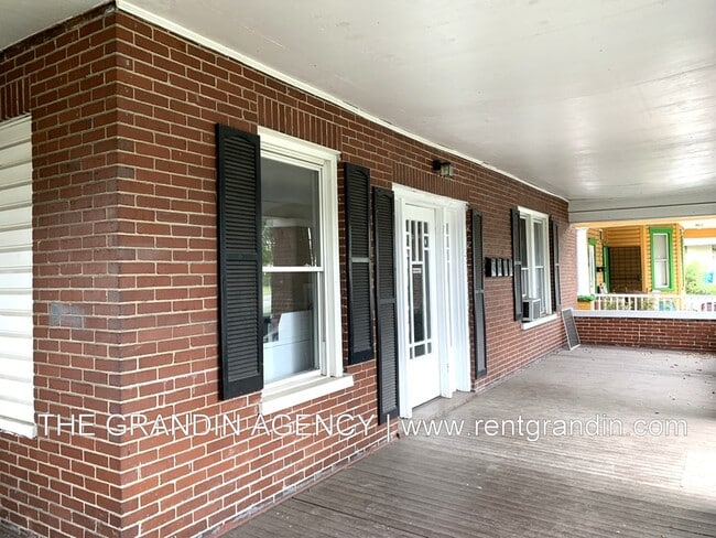 Photo - 1306 Patterson Ave SW
