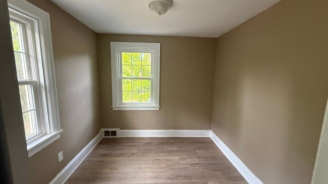 Photo - 335 Claremont St