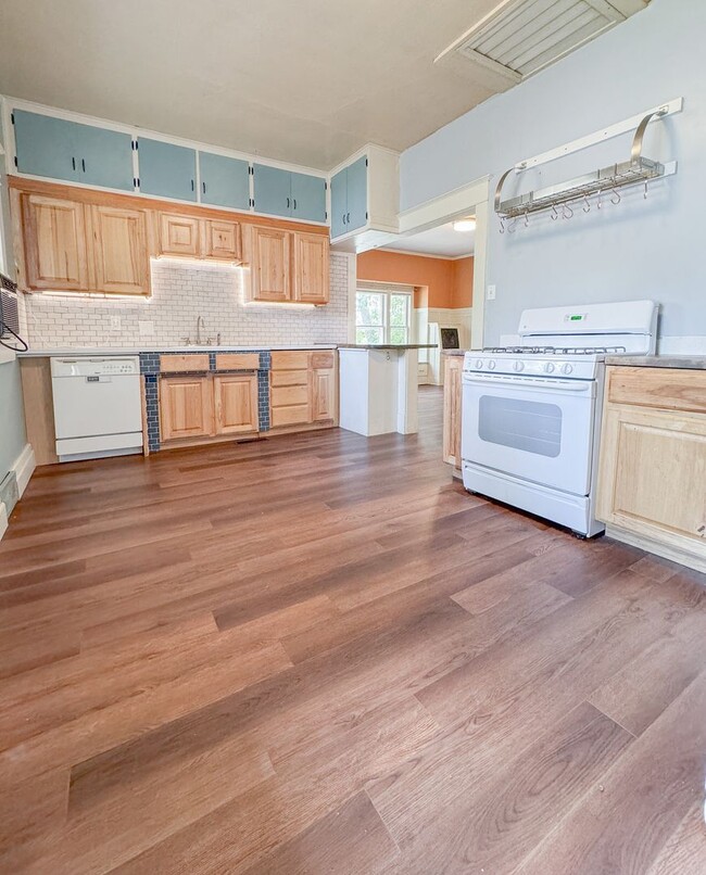 Photo - 2 BED/ 2 BATH SINGLE FAMILY HOME