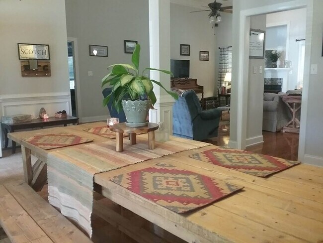 Photo - Evans Home * Millshaven Subdivision * Main Floor Primary