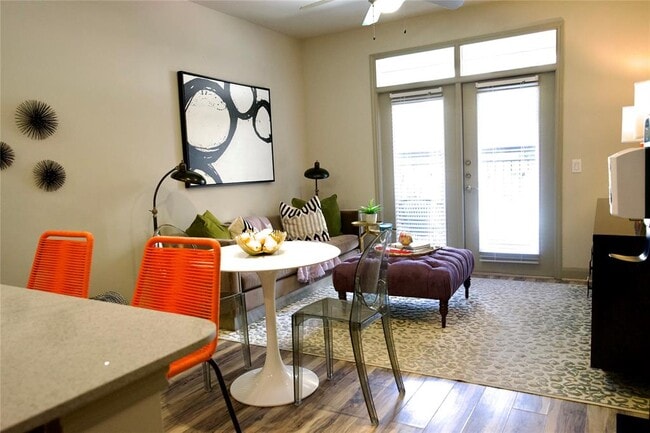 Photo - 3788 Richmond Ave. Unidad 1181 Rental