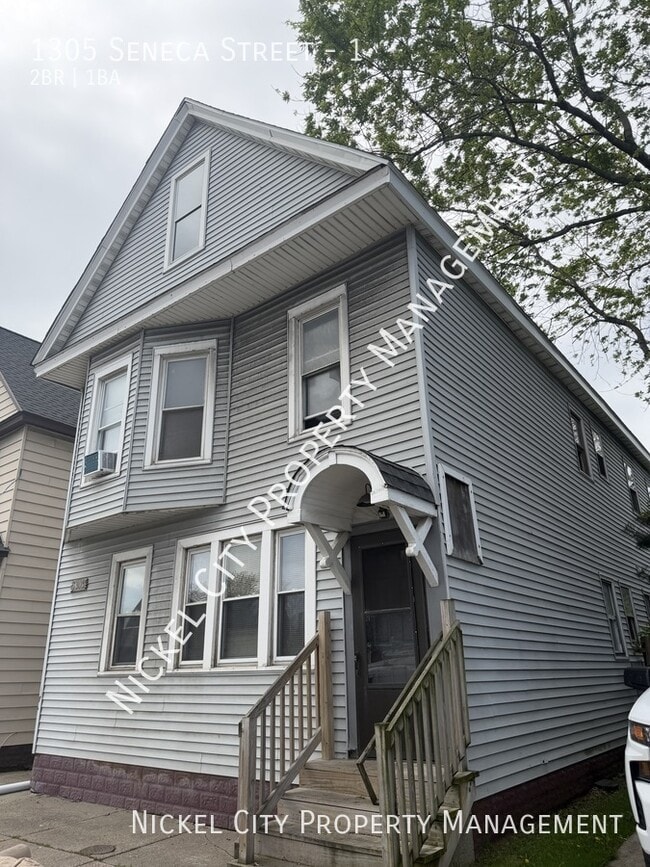 Building Photo - 1305 Seneca St Unit 1