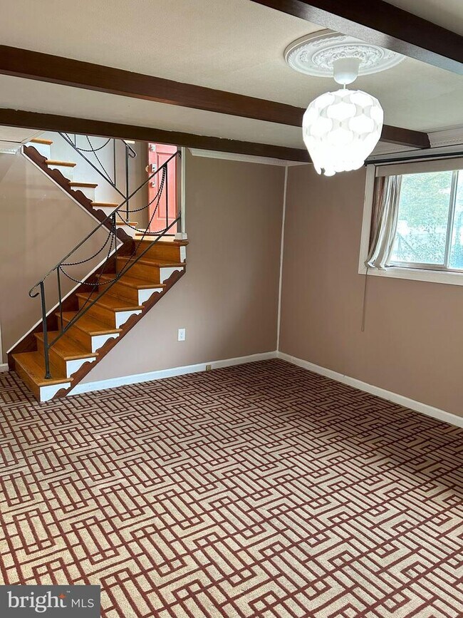 Photo - 6706 Trowbridge Pl