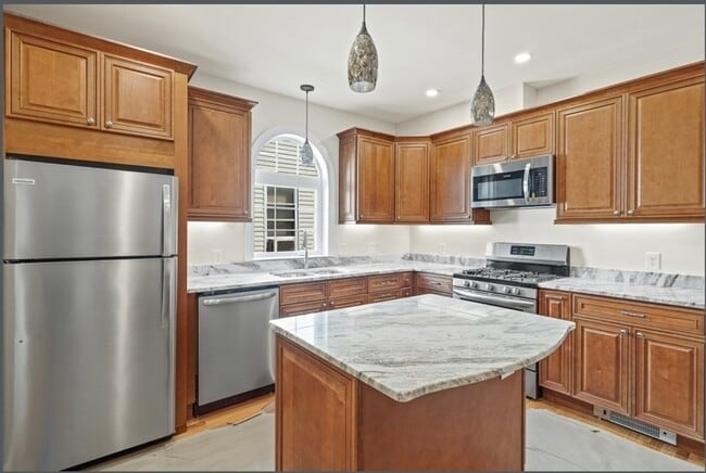 Building Photo - 39 Hayes St Unit 3