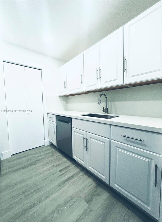 Photo - 500 NE 2nd St Unidad 420