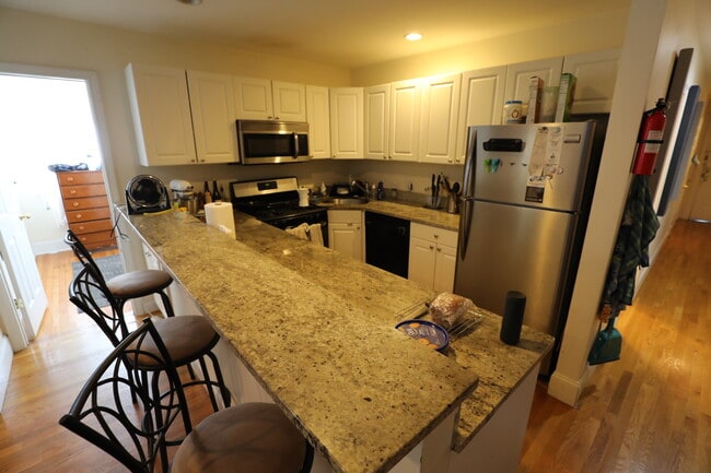 Photo - 74 Egmont St Unit 4