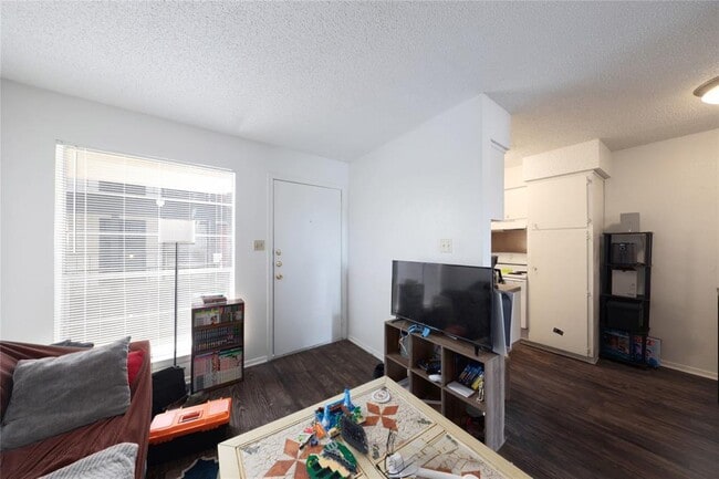 Photo - 2803 Hemphill Park Unit B204
