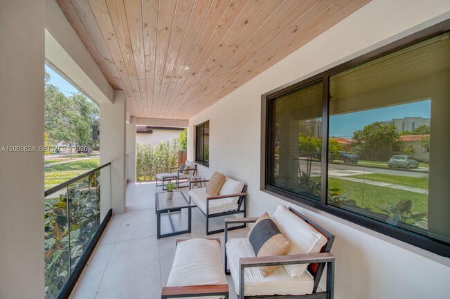 Photo - 1940 SW 32nd Pl