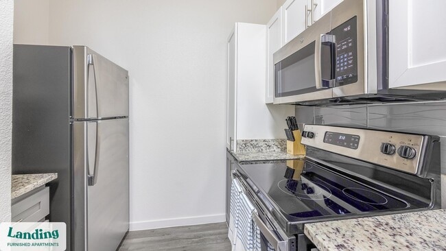 Photo - 1811 E Apache Blvd Unidad 1038