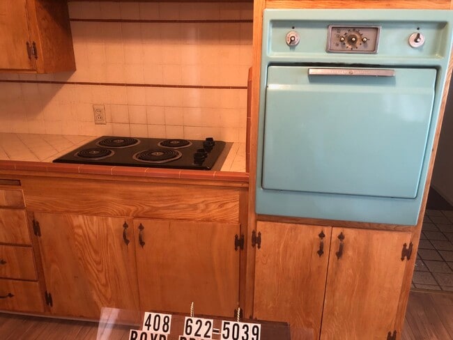 Photo - 327 Willow St