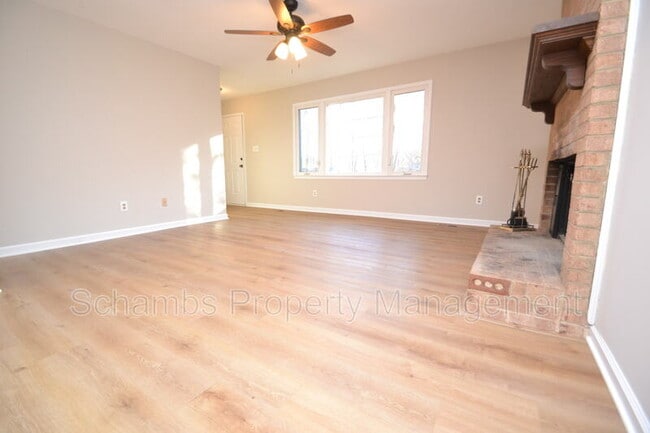 Photo - 110 Coorsdale Dr