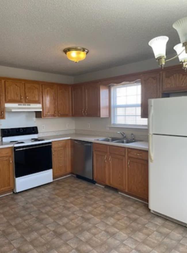 Photo - 1049 Mile High Dr