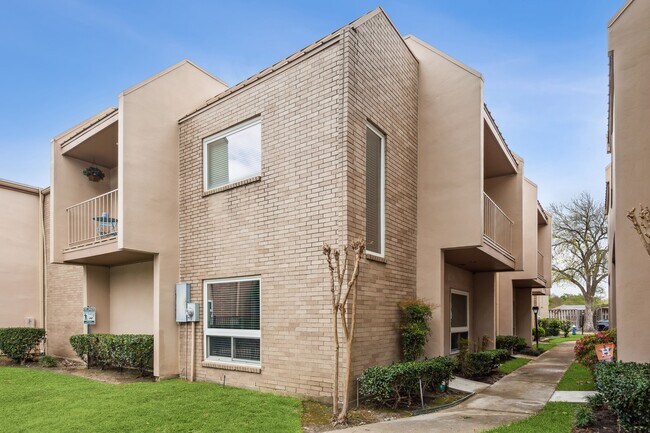 Photo - 1115 Augusta Dr Unit 17