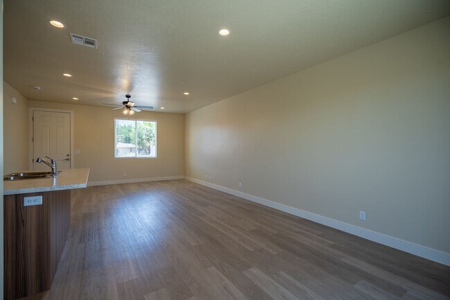 Photo - Newer Townhome Near Utah Tech