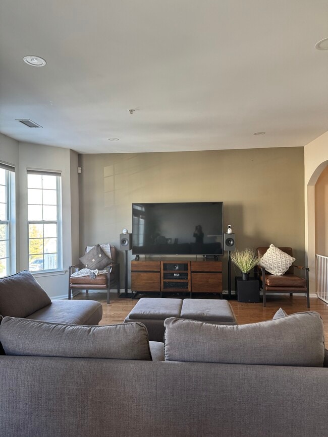 Photo - 813 Deluca Rd