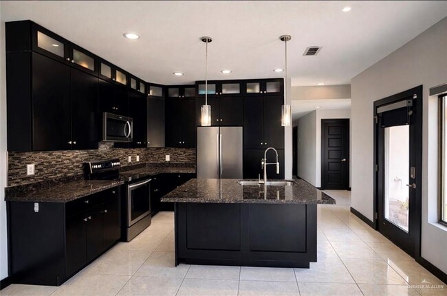 Photo - 11 N 47th St