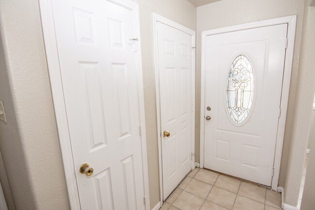 Photo - 2611 Ashington Dr