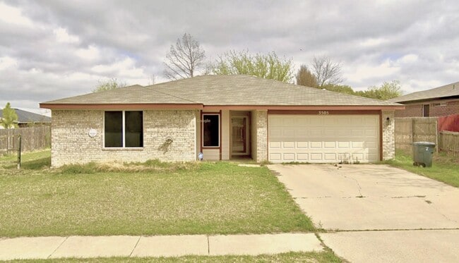 Photo - 3505 Northcrest Dr House