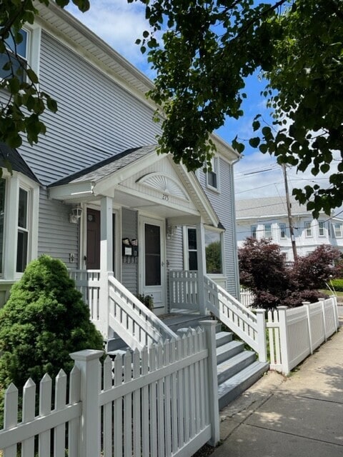 Photo - 275 Boston Ave