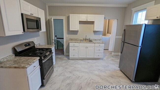 Building Photo - 19 Irma St Unit 3 Rental